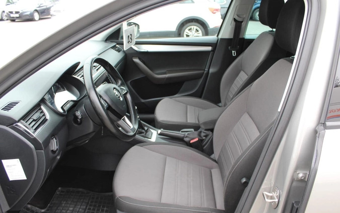 Skoda Octavia cena 49500 przebieg: 157189, rok produkcji 2017 z Goniądz małe 254